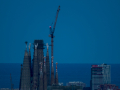 Super luna sobre Sagrada Familia y Torre Agbar