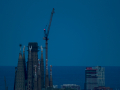 Super luna sobre Sagrada Familia y Torre Agbar